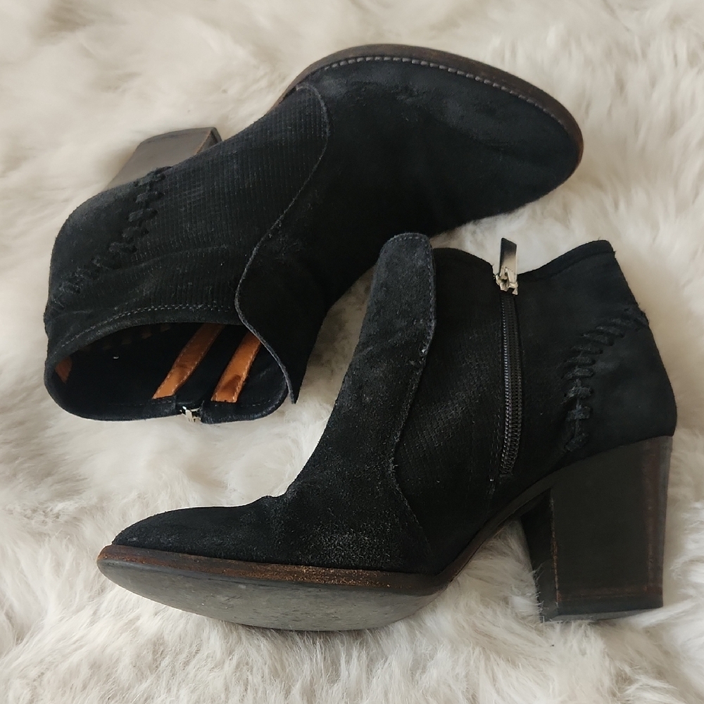 Aquatalia Black Textured Ankle Booties